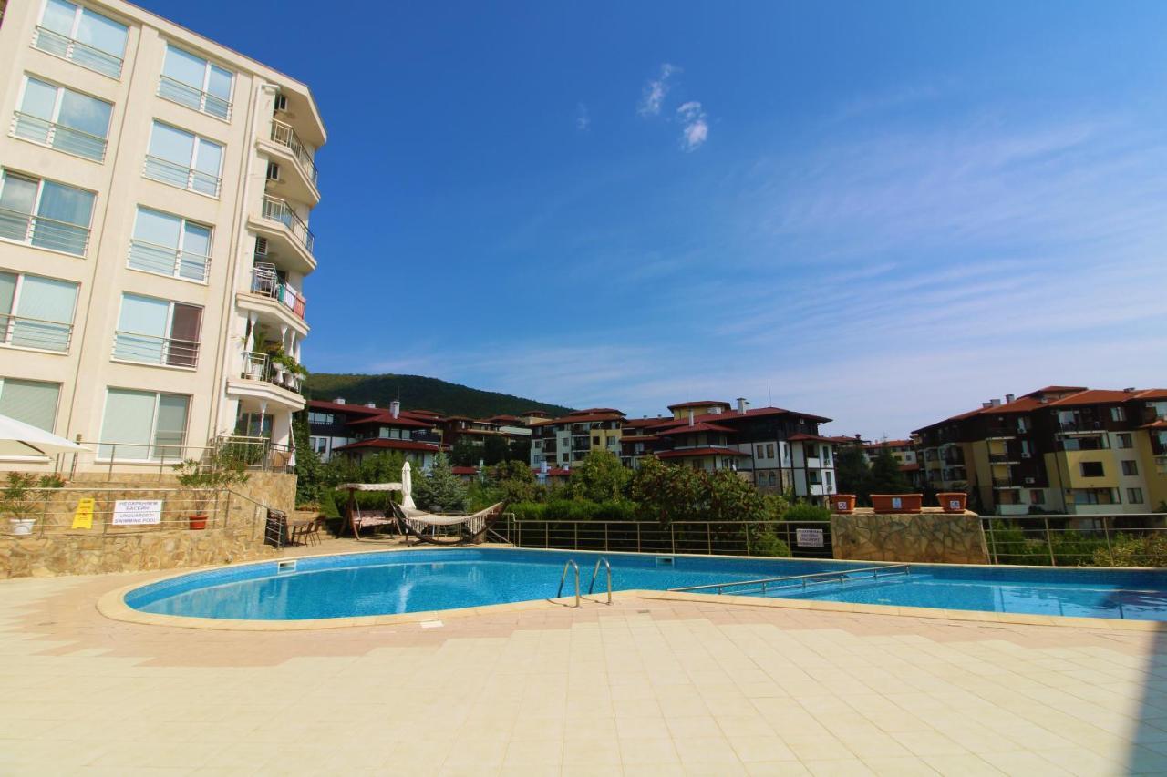 Menada Galateya Apartments Sveti Vlas Exterior foto