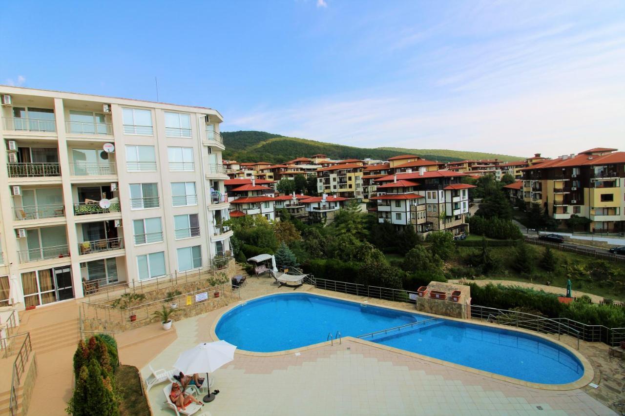 Menada Galateya Apartments Sveti Vlas Exterior foto