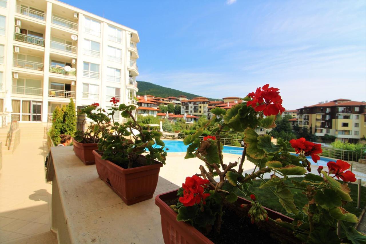 Menada Galateya Apartments Sveti Vlas Exterior foto